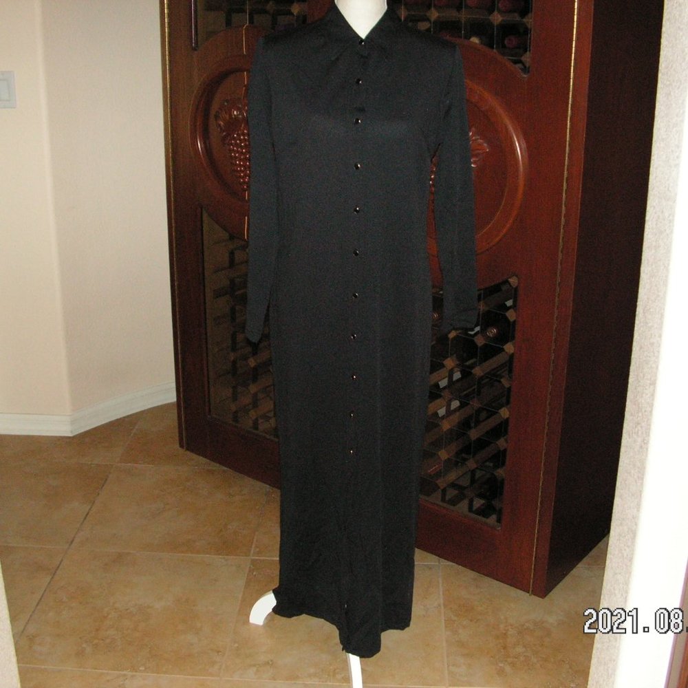 Vtg. Button Front  Long Sleeve  floor length dress